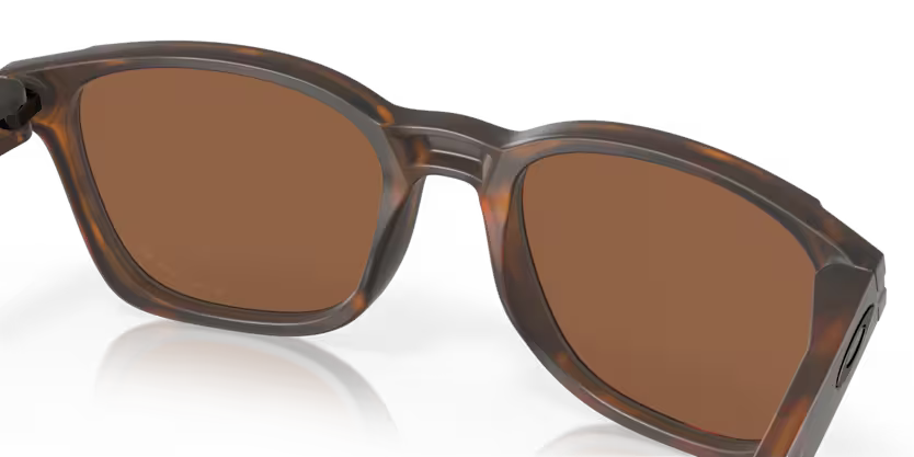 Top right view of oakley objector #color_ matte brown torqoise