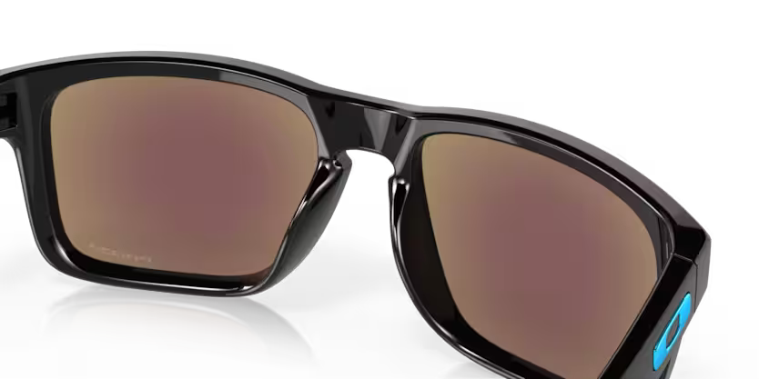 Right view of oakley holbrook #color_polished black