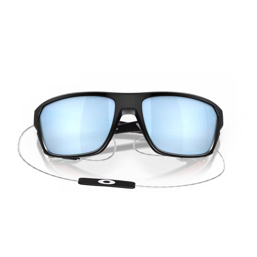 Folded view of oakley split shot #color_ matte black
