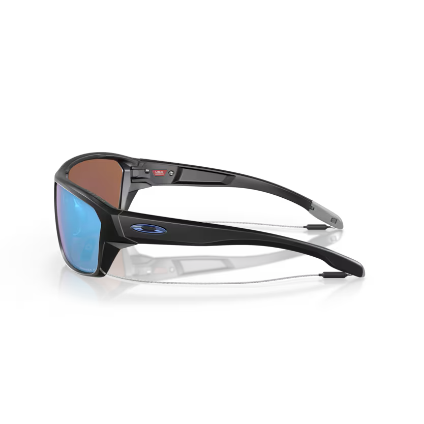 Left view of oakley split shot #color_ matte black