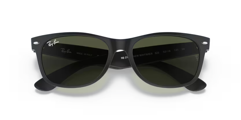 Folded view of rayban new wayfarer #color_rubber black