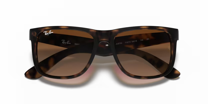 Folded view of rayban justin #color_rubber light havana