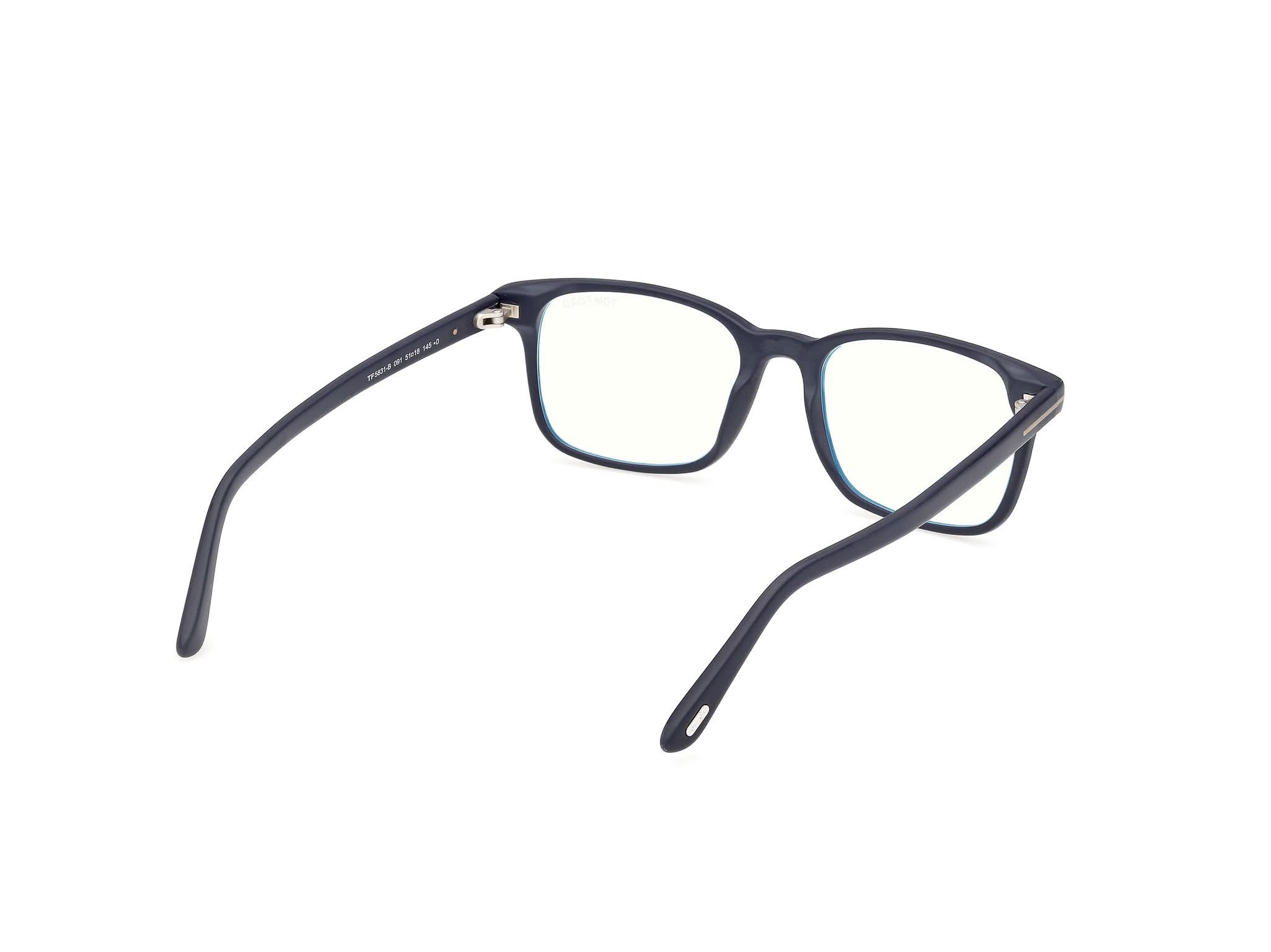 Diagnoal Side view of Tom Ford FT5831 1#color_shiny black