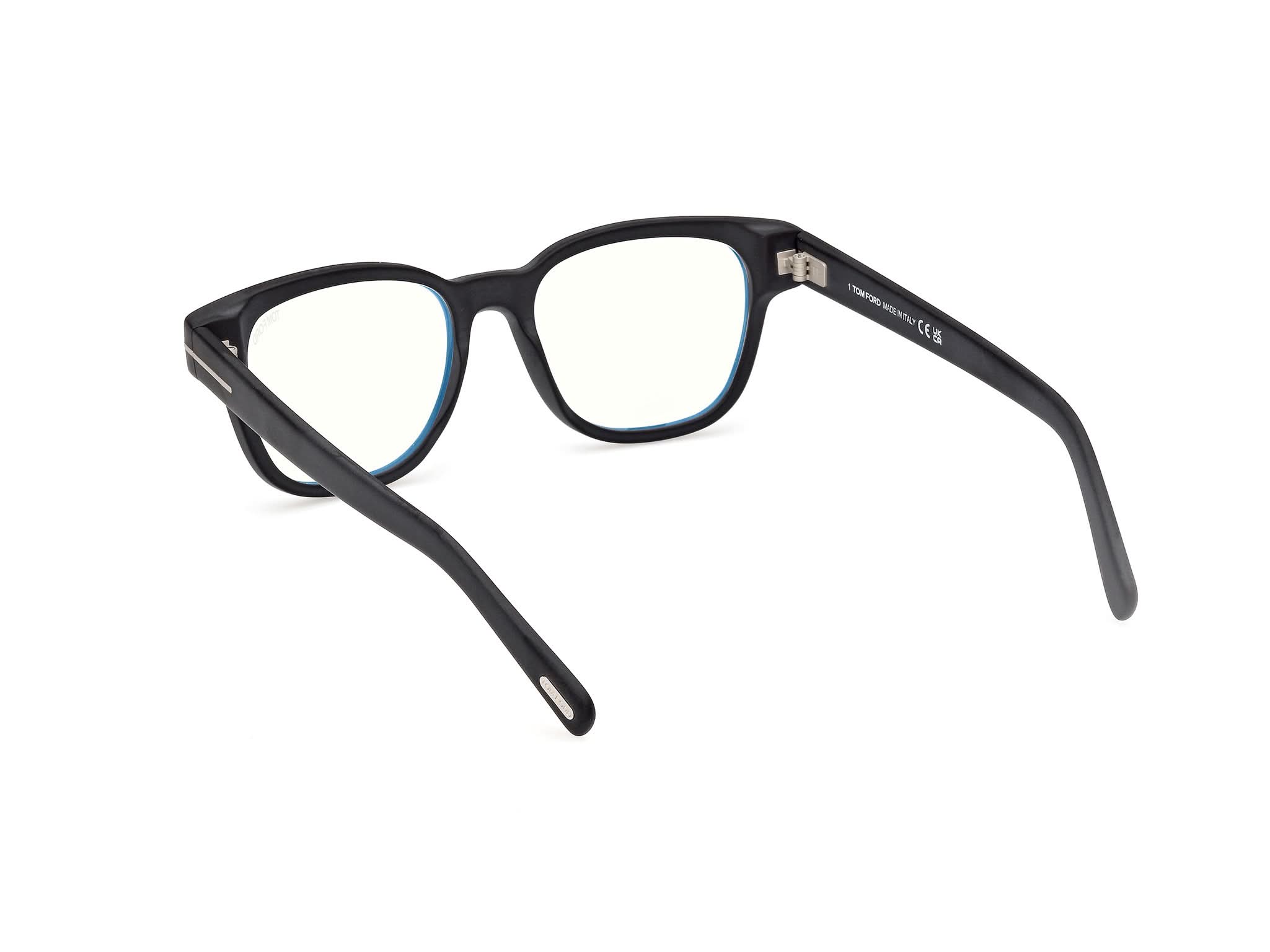 Diagnoal Side view of Tom Ford FT5977 1#color_matte black